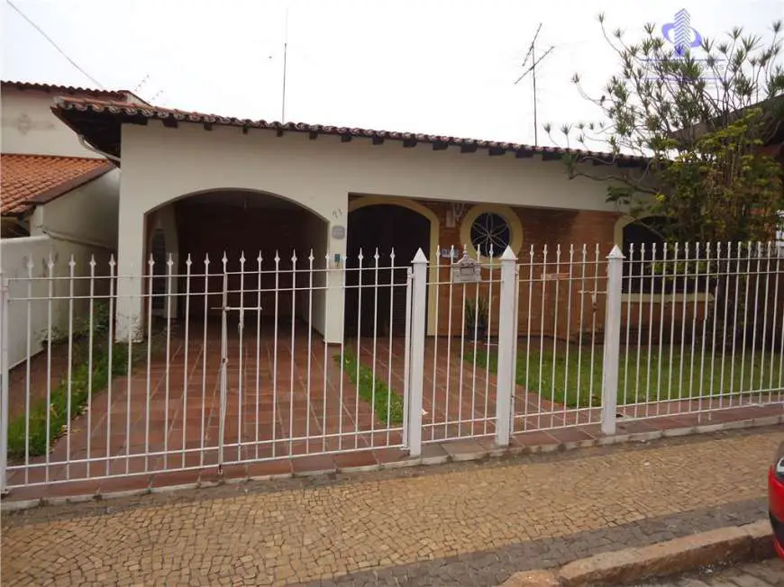 Casa com 5 Quartos para Alugar, 350 m² por R$ 4.000/Mês Vera Cruz, Valinhos - SP