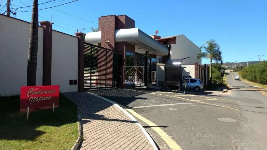 Casa de Condomínio com 3 Quartos para Alugar, 140 m² por R$ 2.400/Mês Vila Capuava, Valinhos - SP