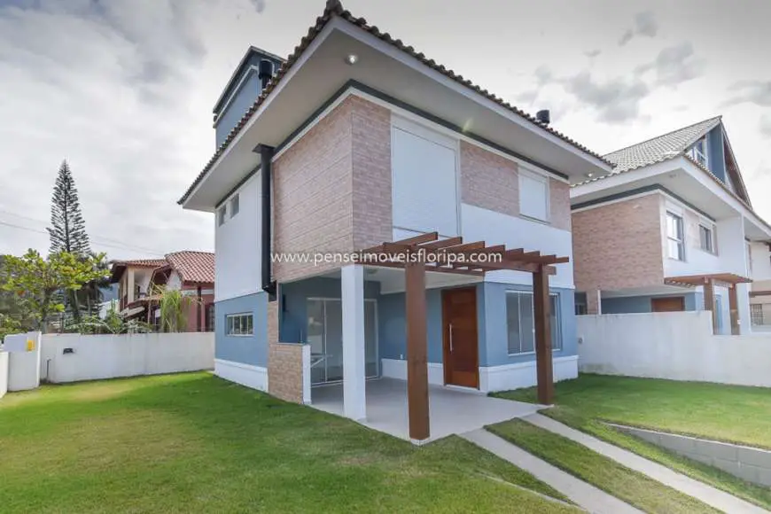 Casa com 3 Quartos à Venda, 116 m² por R$ 680.000 Rua José Afonso Fortkamp, 1 - Pântano do Sul, Florianópolis - SC