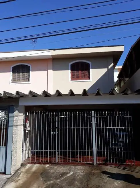 Sobrado com 3 Quartos para Alugar, 240 m² por R$ 3.200/Mês Rua Edmundo Luís de Nóbrega Teixeira, 1000 - Campo Grande, São Paulo - SP