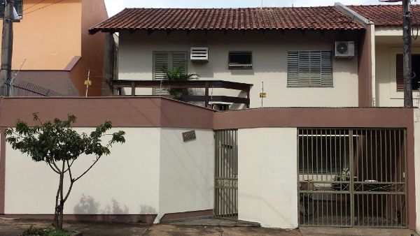Casa com 4 Quartos à Venda, 150 m² por R$ 478.000 Centro, Londrina - PR