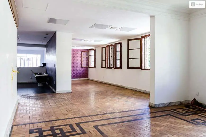 Casa com 4 Quartos para Alugar, 310 m² por R$ 10.000/Mês Avenida do Contorno, 4679 - Funcionários, Belo Horizonte - MG