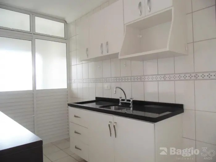 Apartamento com 2 Quartos para Alugar, 90 m² por R$ 1.000/Mês Rua Pedro Collere - Vila Izabel, Curitiba - PR