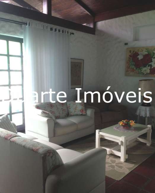 Casa com 3 Quartos para Alugar, 760 m² por R$ 5.500/Mês Tombo, Guarujá - SP
