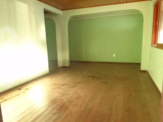 Casa com 1 Quarto à Venda, 74 m² por R$ 170.000 Rua Waldemar Boeira da Paixão, 5 - Farrapos, Porto Alegre - RS