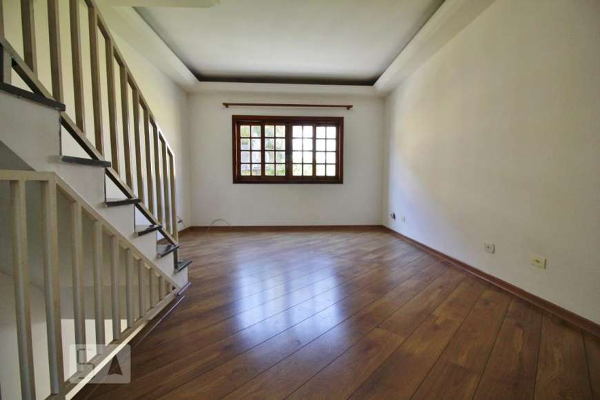 Casa com 2 Quartos para Alugar, 122 m² por R$ 2.400/Mês Rua Tomás Gonçalves, 147 - Butantã, São Paulo - SP