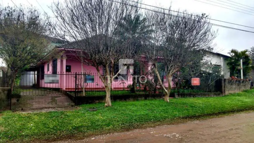 Casa com 3 Quartos à Venda, 218 m² por R$ 540.000 Camobi, Santa Maria - RS