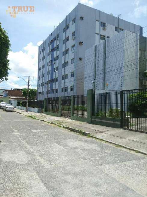 Apartamento com 3 Quartos à Venda, 75 m² por R$ 200.000 Rua Pedro Américo, 260 - Bongi, Recife - PE