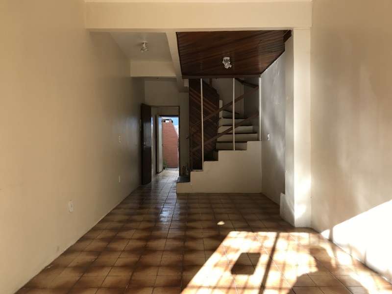 Casa com 4 Quartos para Alugar, 190 m² por R$ 2.400/Mês Rua General Cipriano Ferreira - Centro Histórico, Porto Alegre - RS