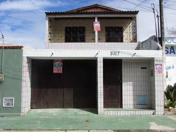 Casa com 4 Quartos para Alugar, 186 m² por R$ 1.200/Mês Avenida Sargento Hermínio Sampaio, 5317 - Monte Castelo, Fortaleza - CE