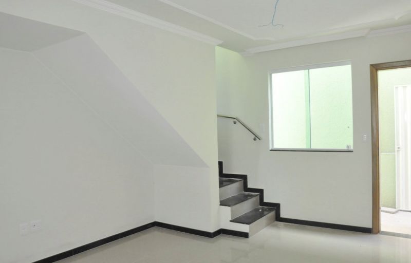 Casa com 2 Quartos à Venda, 83 m² por R$ 249.000 Rua Joana D'Arc, 78 - Primeiro de Maio, Belo Horizonte - MG