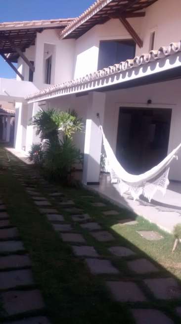 Casa de Condomínio com 4 Quartos para Alugar, 300 m² por R$ 7.000/Mês Rua Ana C. B. Dias, 23 - Buraquinho, Lauro de Freitas - BA