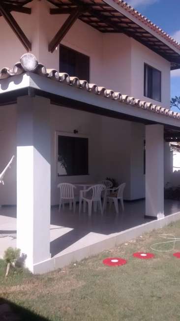 Casa de Condomínio com 4 Quartos para Alugar, 300 m² por R$ 7.000/Mês Rua Ana C. B. Dias, 23 - Buraquinho, Lauro de Freitas - BA