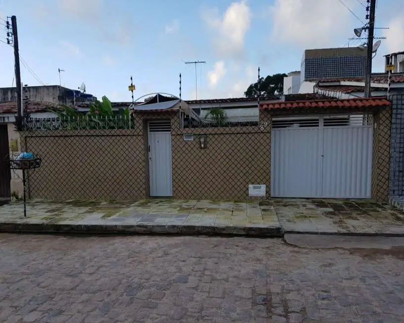 Casa com 3 Quartos à Venda, 220 m² por R$ 350.000 Santa Lúcia, Maceió - AL