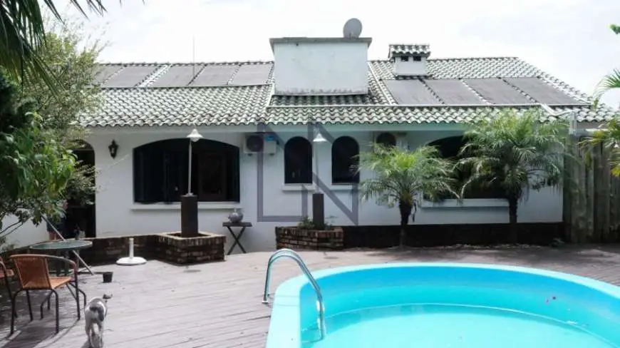 Casa com 3 Quartos à Venda por R$ 1.060.000 Km 3, Santa Maria - RS