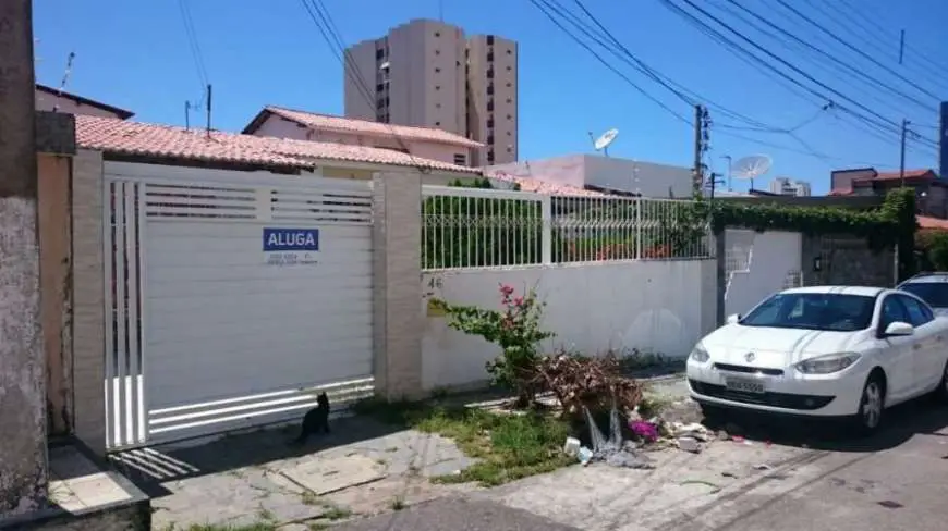 Casa com 3 Quartos à Venda, 300 m² por R$ 440.000 Suíssa, Aracaju - SE