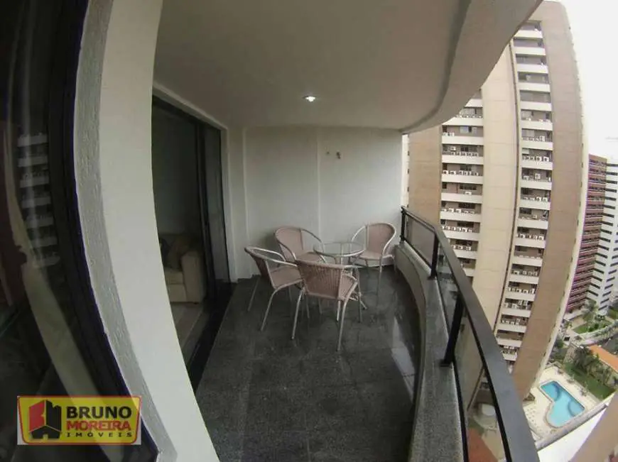 Apartamento com 3 Quartos para Alugar, 250 m² por R$ 4.200/Mês Meireles, Fortaleza - CE