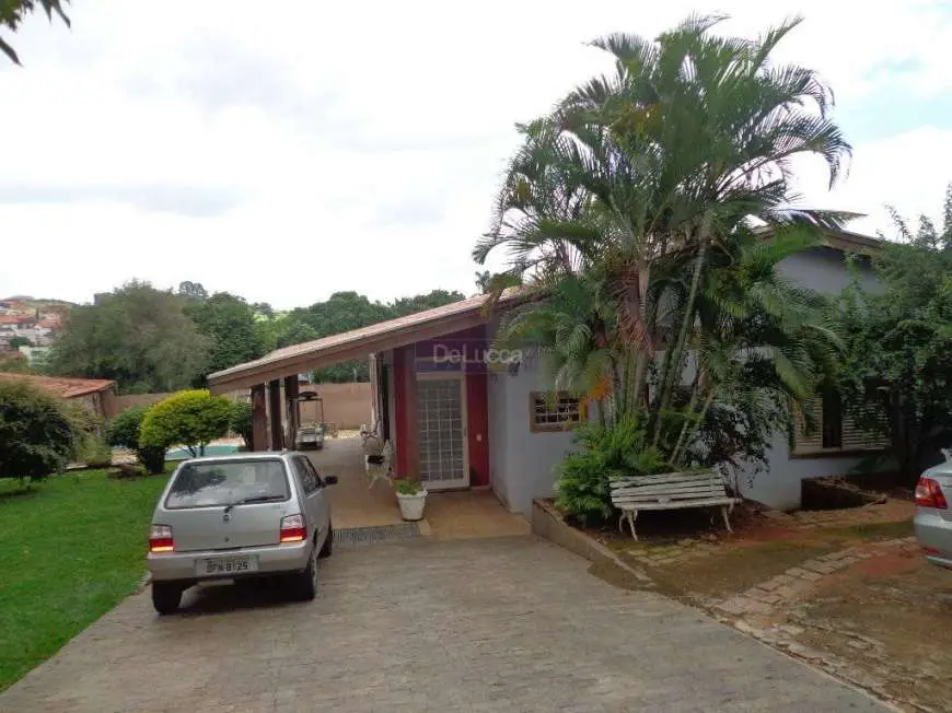Casa com 3 Quartos para Alugar, 290 m² por R$ 4.500/Mês Rua Alexandre Humberto Moletta - Jardim Pinheiros, Valinhos - SP