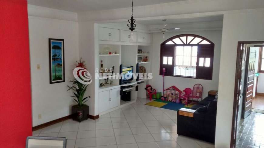 Casa de Condomínio com 3 Quartos para Alugar, 280 m² por R$ 3.224/Mês Rua Tadeu Santos, 5 - Itapuã, Salvador - BA