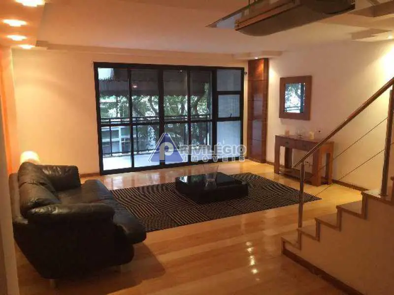 Cobertura com 4 Quartos à Venda, 255 m² por R$ 2.700.000 Rua Santa Clara, 365 - Copacabana, Rio de Janeiro - RJ