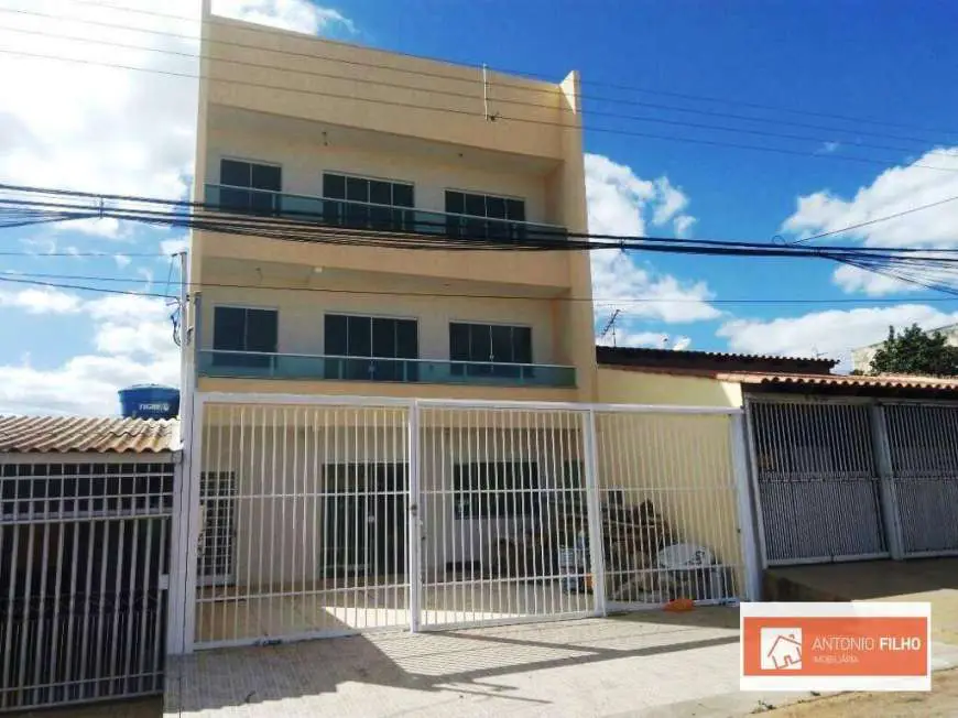 Apartamento com 2 Quartos para Alugar, 75 m² por R$ 1.000/Mês Ceilandia Norte , Ceilândia - DF