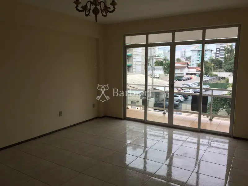 Apartamento com 3 Quartos para Alugar, 145 m² por R$ 2.200/Mês Vila Nova, Blumenau - SC