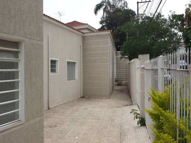Casa com 5 Quartos para Alugar por R$ 4.500/Mês Rua Roquete Pinto - Butantã, São Paulo - SP