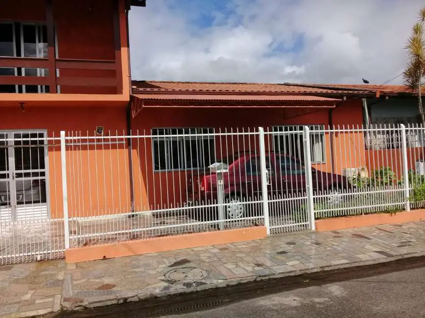 Casa com 4 Quartos à Venda, 318 m² por R$ 455.000 Rua Pedro Álvares Cabral, 01 - Forquilhinhas, São José - SC