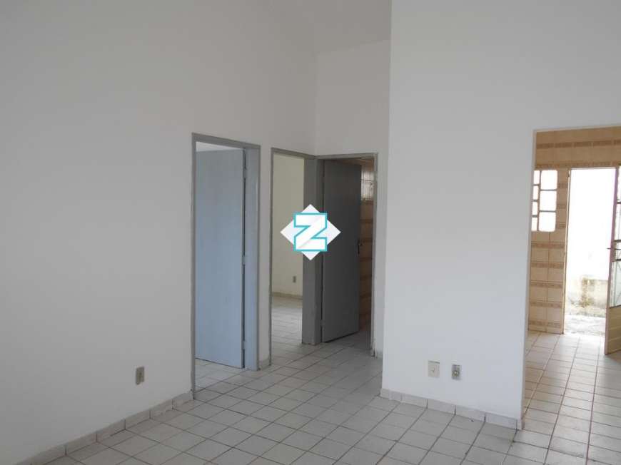 Casa com 2 Quartos para Alugar, 46 m² por R$ 600/Mês Travessa Muniz Falcão, 39 - Barro Duro, Maceió - AL