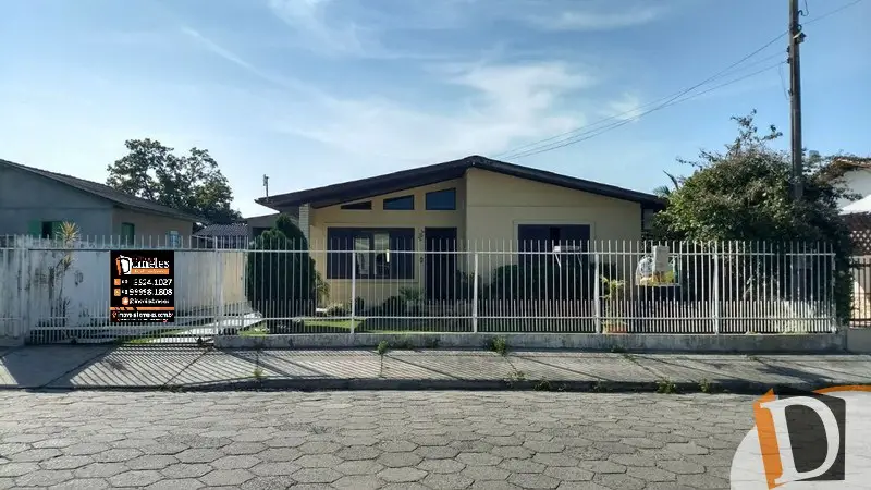 Casa com 4 Quartos à Venda, 461 m² por R$ 375.000 Centro, Araranguá - SC