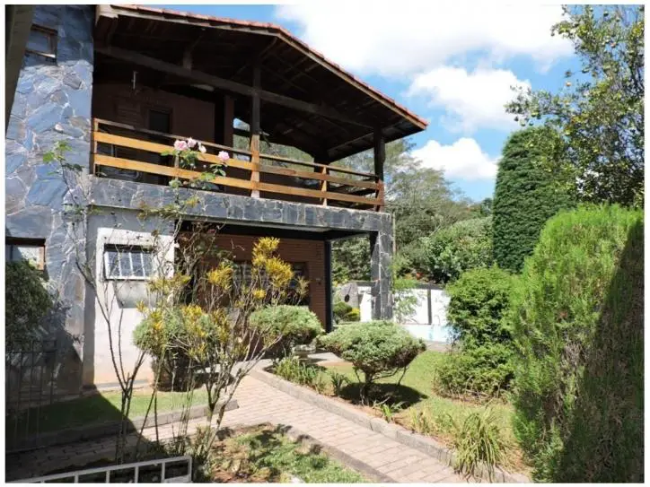 Casa de Condomínio com 4 Quartos para Alugar, 400 m² por R$ 4.500/Mês Rua Araxá - Granja Viana, Carapicuíba - SP