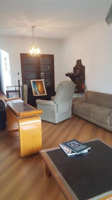 Casa com 3 Quartos para Alugar, 299 m² por R$ 3.000/Mês Utinga, Santo André - SP