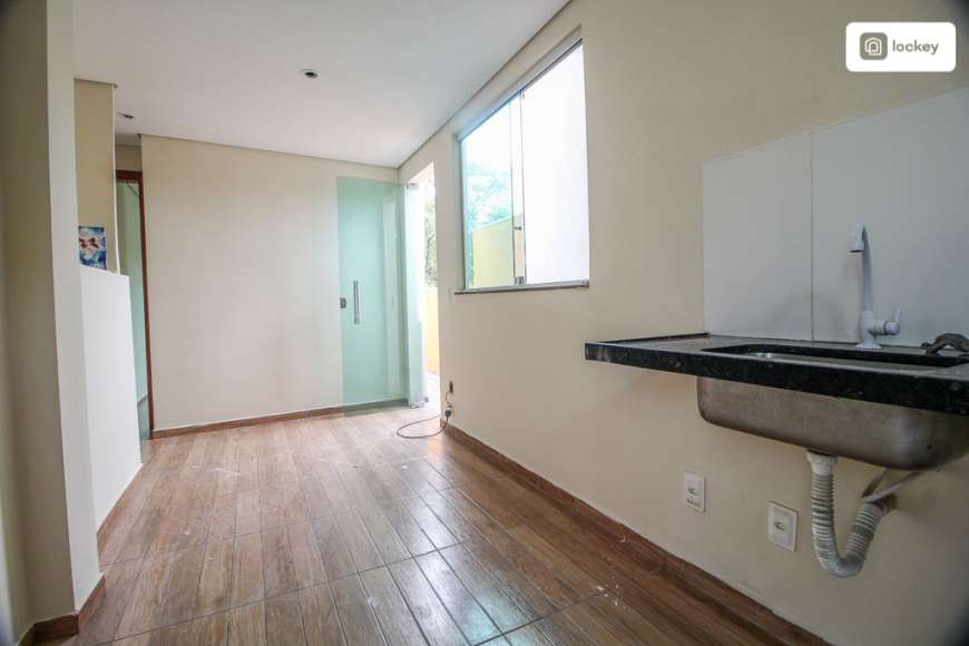 Casa com 1 Quarto para Alugar, 45 m² por R$ 800/Mês Rua Augusto José dos Santos, 801 - Estrela do Oriente, Belo Horizonte - MG