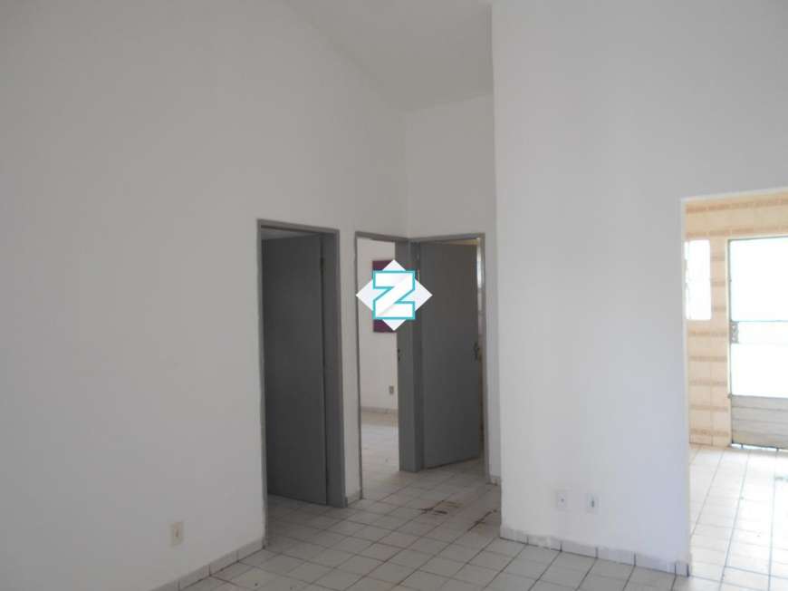 Casa com 2 Quartos para Alugar, 46 m² por R$ 600/Mês Travessa Muniz Falcão, 33 - Barro Duro, Maceió - AL