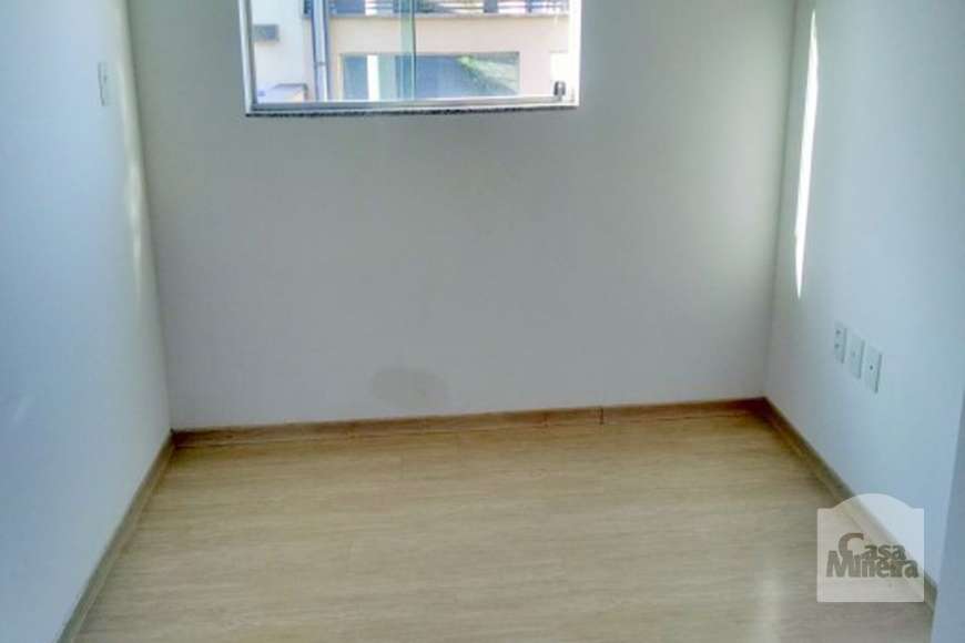 Apartamento com 3 Quartos à Venda, 78 m² por R$ 290.000 Rua Edson Tomás Santos - Heliópolis, Belo Horizonte - MG