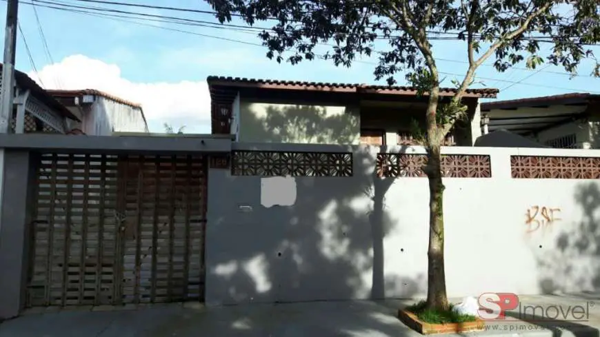 Casa com 3 Quartos à Venda, 250 m² por R$ 445.000 Rua dos Piracás - Balneário São Francisco, São Paulo - SP