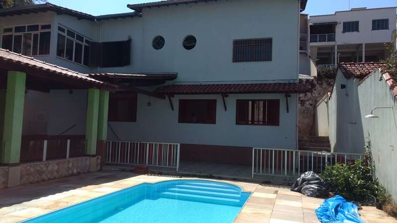 Casa com 3 Quartos à Venda, 370 m² por R$ 1.150.000 Álvaro Camargos, Belo Horizonte - MG