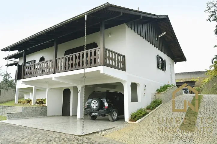 Casa com 3 Quartos à Venda, 400 m² por R$ 1.200.000 Itoupavazinha, Blumenau - SC