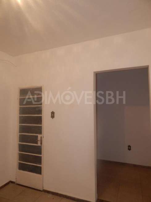 Casa com 2 Quartos para Alugar, 60 m² por R$ 850/Mês Rua Alcântara, 92 - Nova Granada, Belo Horizonte - MG