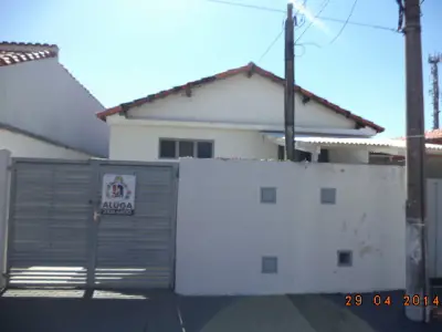Casa com 2 Quartos para Alugar por R$ 670/Mês Vila Brasília, São Carlos - SP