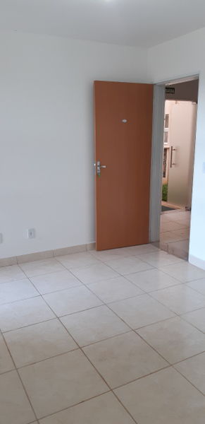 Apartamento com 2 Quartos para Alugar por R$ 800/Mês Rua João Barbosa de Faria - Parque das Laranjeiras, Rio Verde - GO