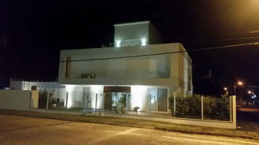 Casa com 5 Quartos para Alugar por R$ 3.500/Dia Rua César Nascimento - Jurerê, Florianópolis - SC