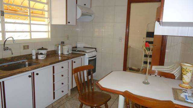 Casa com 3 Quartos para Alugar, 130 m² por R$ 1.600/Mês Jardim Nazareth, São José do Rio Preto - SP