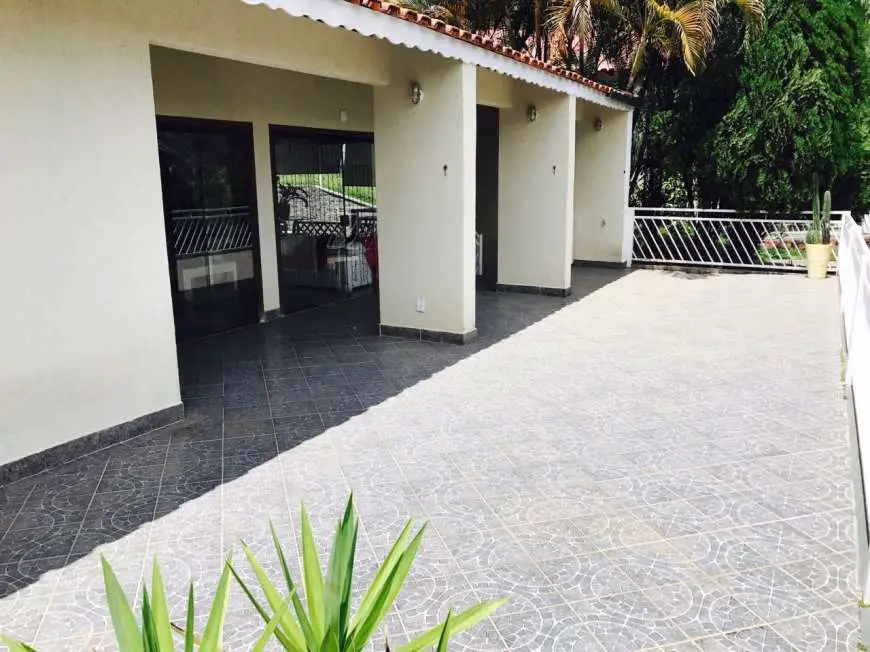 Casa com 5 Quartos para Alugar, 300 m² por R$ 5.000/Mês Rua Delos, 141 - Jordanésia, Cajamar - SP