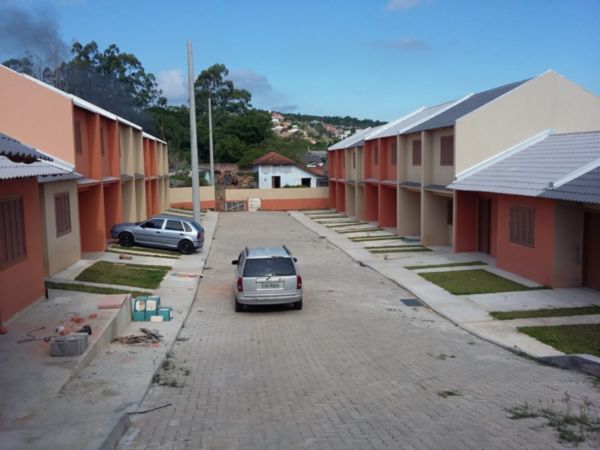 Casa com 2 Quartos à Venda, 43 m² por R$ 165.000 Avenida Coronel Theodomiro Porto da Fonseca, 3104 - Capão da Cruz, Sapucaia do Sul - RS