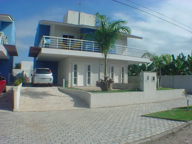 Casa com 3 Quartos para Alugar, 230 m² por R$ 1.100/Dia Avenida Jacarandá, 795 - Daniela, Florianópolis - SC