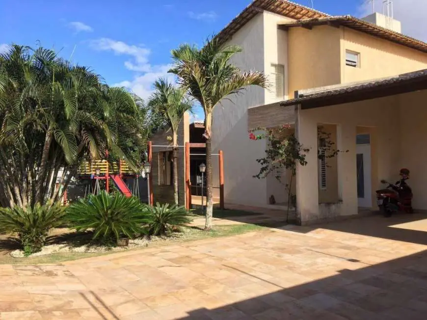 Casa com 3 Quartos para Alugar, 386 m² por R$ 5.350/Mês Candelária, Natal - RN