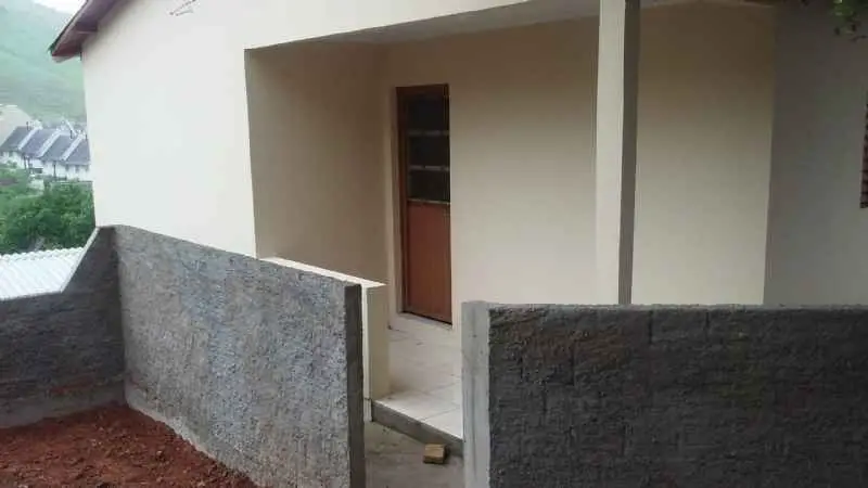 Casa com 2 Quartos para Alugar, 90 m² por R$ 1.100/Mês Estrada dos Alpes - Glória, Porto Alegre - RS