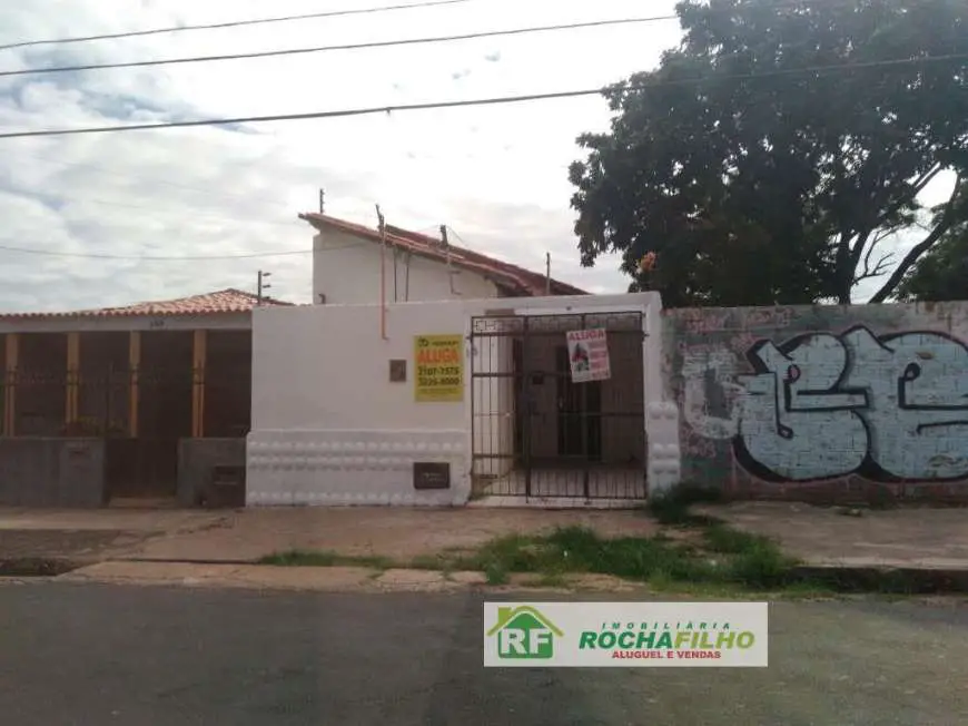Casa com 1 Quarto para Alugar por R$ 700/Mês Avenida Odilon Araújo - Picarra, Teresina - PI