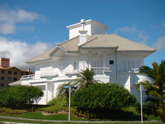Casa com 5 Quartos para Alugar por R$ 3.600/Dia Avenida dos Búzios - Jurerê Internacional, Florianópolis - SC